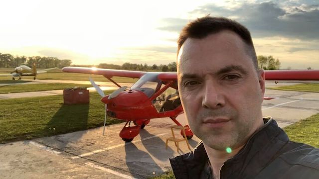 Свежие новости: Арестович считает, что контрнаступление ВСУ - вопрос одного-двух месяцев