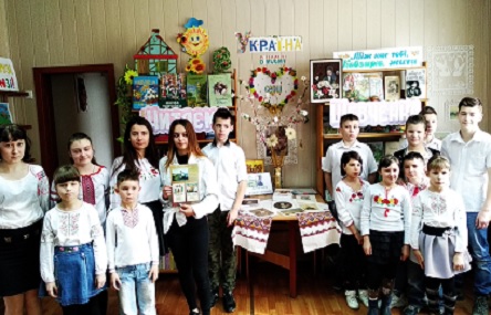 Фото новости: Всеукраїнський марафон «Єднаймо душі словом «Кобзаря» в дитячій бібліотеці Свежие новости: Всеукраїнський марафон «Єднаймо душі словом «Кобзаря» в дитячій бібліотеці