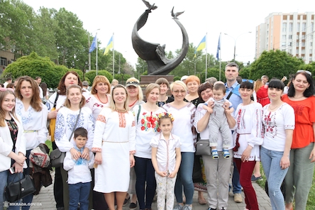 Свежие новости: Україна понад усе! В Миколаєві відбувся марш вишиванок