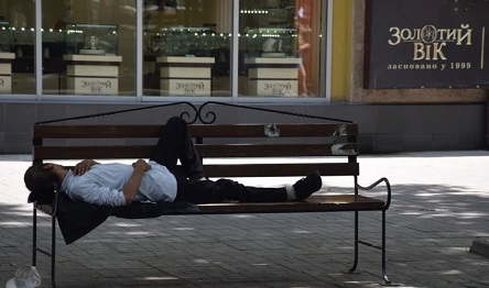 Свежие новости: Улицы Николаева «атакуют» бездомные — большая часть больны туберкулезом и гепатитом