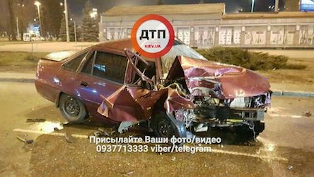 Свежие новости: ФОТО Жуткое ДТП в Киеве: есть пострадавшие