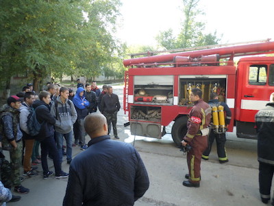 Свежие новости: Рятувальники евакуювали учнів Снігурівського професійного ліцею під час «пожежі»