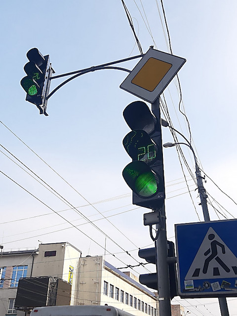 Свежие новости: Два перехрестя Миколаєва залишаться без нових світлофорів до наступних років