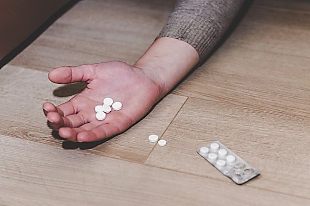 Свежие новости: В Вознесенске девочка-подросток пыталась покончить жизнь самоубийством из-за смерти отца