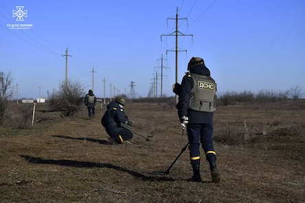 Свежие новости: Піротехніки ДСНС розміновують деокуповані території Снігурівщини