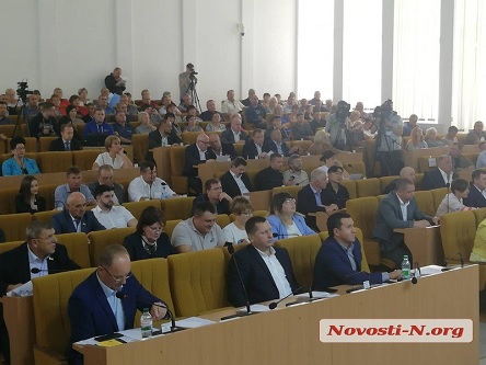 Свежие новости: Сессия Николаевского облсовета: спустя час скандалов депутаты утвердили повестку дня
