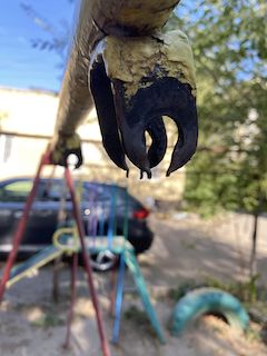 Свежие новости: «Дитина впала разом з гойдалкою»: миколаївці поскаржилися на ще один небезпечний дитячий майданчик