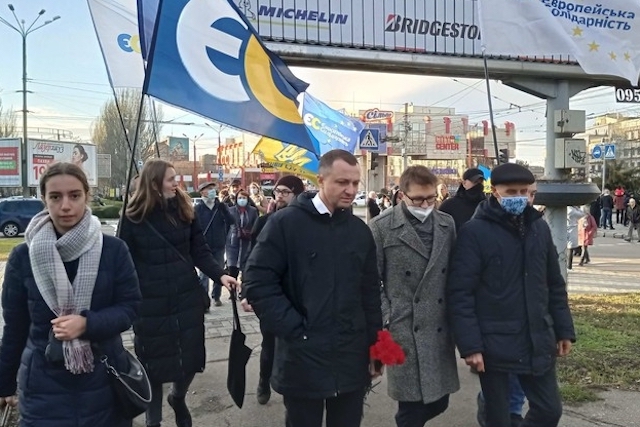 Свежие новости: В Николаеве проходит шествие в память о жертвах голодомора