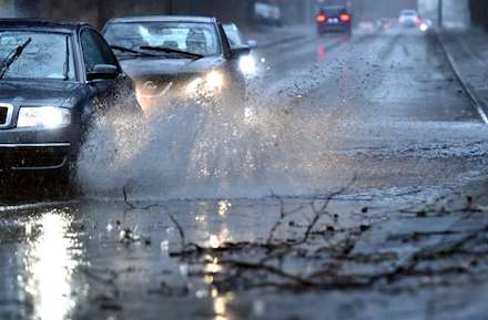 Свежие новости: В Украину снова идет циклон с грозами и сильным ветром