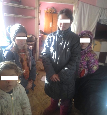 Свежие новости: ФОТО: У Вознесенську матір залишила чотирьох малолітніх дітей