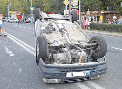 Фото новости: В Николаеве на крышу перевернулся «Opel» - из-за ДТП перекрыт Богоявленский проспект Свежие новости: В Николаеве на крышу перевернулся «Opel» - из-за ДТП перекрыт Богоявленский проспект