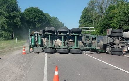 Свежие новости: На трассе Киев-Чоп перевернулась цистерна: пробка на несколько километров