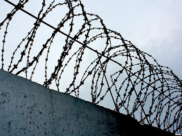 Свежие новости: Апелляционный суд отменил оправдательный приговор для жителя Вознесенска, который перебрасывал на территорию колонии наркотики, и дал ему шесть лет тюрьмы