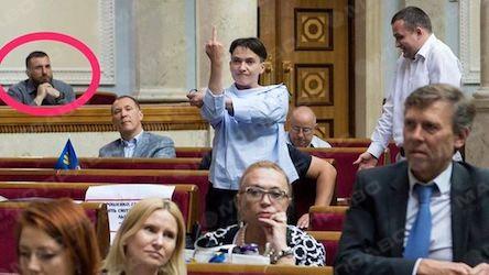 Свежие новости: Савченко пришла в Раду в романтическом образе и показала неприличный жест