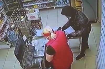 Свежие новости: Разбойника, который напал на магазин в Вознесенске, нашли николаевские полицейские