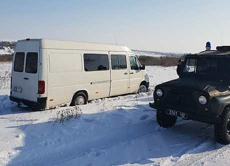 Свежие новости: На Николаевщине спасатели за сутки вытащили из снега 10 автомобилей