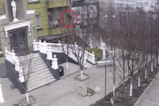 Свежие новости: В Одесі ймовірний організатор корупційної схеми вистрибнув із вікна під час затримання