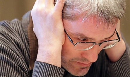 Фото новости: Просил помощи компьютера и подглядывал в туалете в телефон: Известного шахматиста дисквалифицировали за жульничество Свежие новости: Просил помощи компьютера и подглядывал в туалете в телефон: Известного шахматиста дисквалифицировали за жульничество