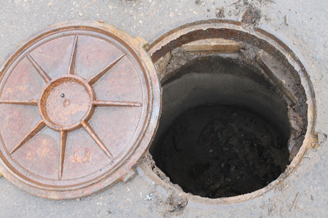 Свежие новости: В Николаеве мужчина застрял в тоннеле теплотрассы – его пришлось доставать спасателям