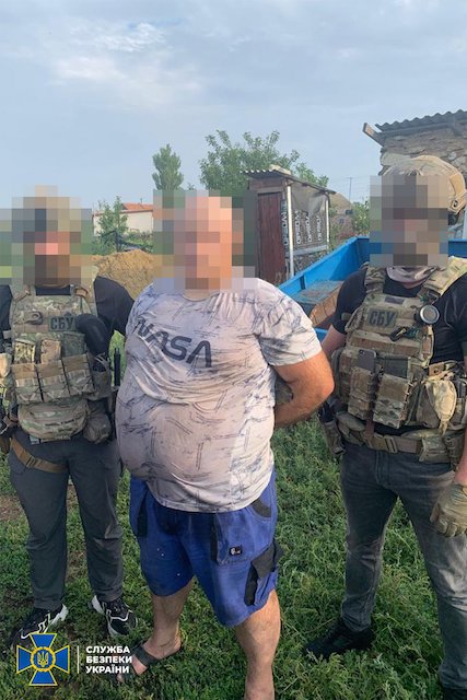 Фото новости: Суд в Миколаєві заарештував під заставу в ₴2,5 млн завербованого РФ агента, який «полював» на «HIMARS» та збирав дані про ЗСУ Свежие новости: Суд в Миколаєві заарештував під заставу в ₴2,5 млн завербованого РФ агента, який «полював» на «HIMARS» та збирав дані про ЗСУ