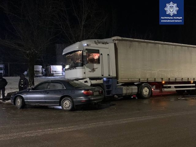 Свежие новости: В Николаеве Mazda выехала на встречку и столкнулась с грузовиком — водитель легковушки был пьян