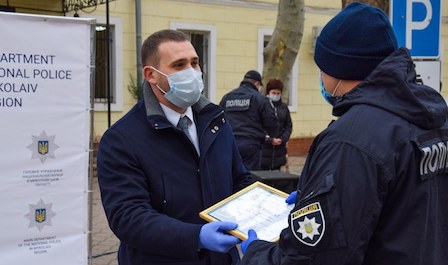 Свежие новости: В Николаеве полицейские получили авто и сертификаты на жилье