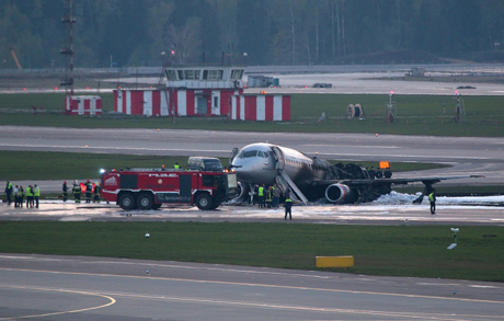 Свежие новости: При посадке самолета в Шереметьево погибло не менее 13 человек – СМИ