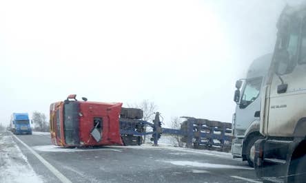 Свежие новости: На Николаевщине перевернулась фура