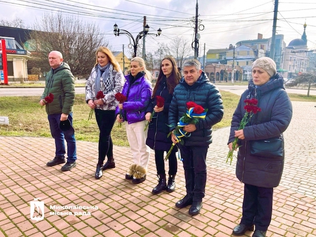 Свежие новости: У Миколаєві вшанували пам'ять Героїв Крут