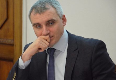 Свежие новости: Сенкевич встал на учет в Центр занятости и будет получать пособие по безработице