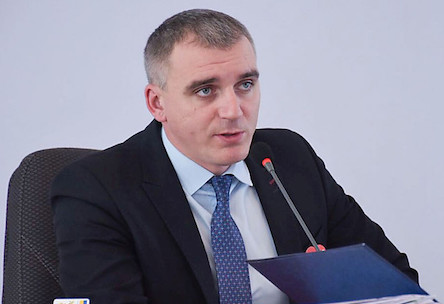 Свежие новости: Сенкевич заявил, что на депутатов, отправивших его в отставку, давили: «Запугали уголовными делами»