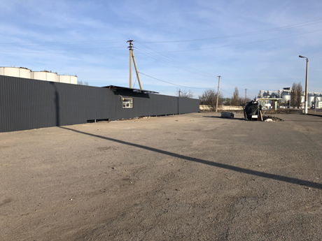 Свежие новости: Жители села на Николаевщине возмутились строительством автозаправки, которая разрушает автобусную остановку