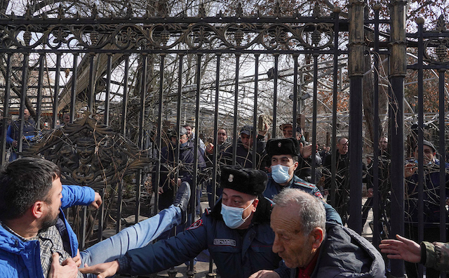 Фото новости: «Процветающая Армения»: Сегодня Пашинян и его небольшой кружок подверглись нокдауну Свежие новости: «Процветающая Армения»: Сегодня Пашинян и его небольшой кружок подверглись нокдауну