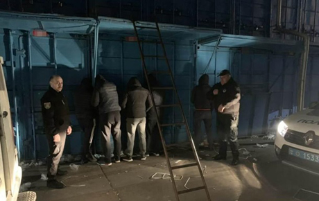 Свежие новости: В Одессе банда ночью грабила рынок