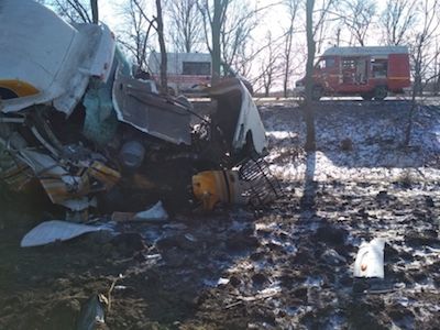 Свежие новости: На трассе в Николаевской области перевернулась фура