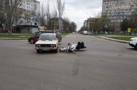 Свежие новости: В Николаеве мотоциклист врезался в авто
