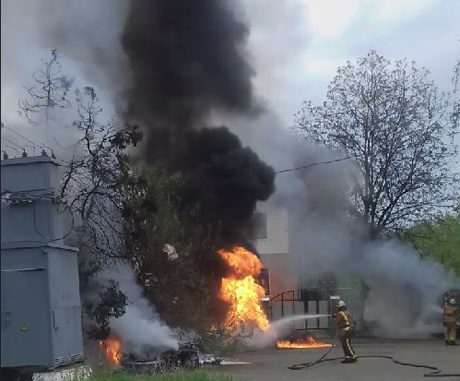 Свежие новости: В Первомайске возле отдела полиции сожгли три автомобиля