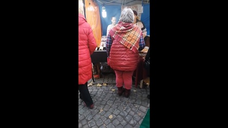 Свежие новости: Появилось видео, как на Закарпатье туристка устроила скандал на фестивале вина из-за венгерского языка