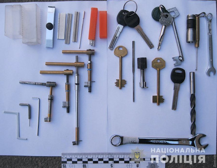 Свежие новости: В Одесской области вор проник в банк и попытался вскрыть депозитарий