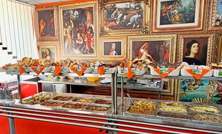 Свежие новости: В Днепре школьную столовую оформили в духе Ренессанса