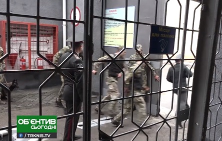 Свежие новости: ВИДЕО: В Николаевском СИЗО спецназовцы тренировались устранять бунт и массовое неповиновение арестантов