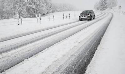 Свежие новости: Как всю ночь очищали трассы Николаевщины от снега