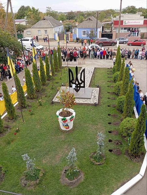 Свежие новости: На Миколаївщині на честь українських військовополонених відкрили «Алею живих та нескорених»