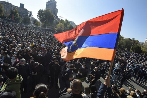 Свежие новости: В Ереване проходит митинг с требованием отставки премьера