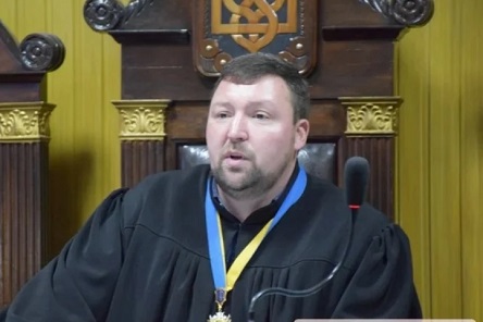 Свежие новости: В Николаеве судья заявил о постоянной слежке за его семьей