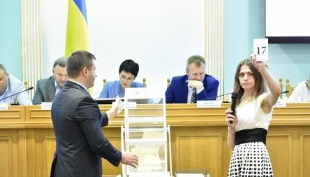 Фото новости: «Слуга народа» обжаловала решение суда о новой жеребьевке на выборах в Раду Свежие новости: «Слуга народа» обжаловала решение суда о новой жеребьевке на выборах в Раду