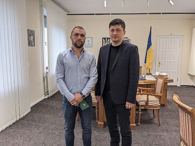 Свежие новости: «Поступок настоящего мужчины», – глава Николаевской ОГА Ким наградил спасителя трех детей, провалившихся под лед возле Коблево