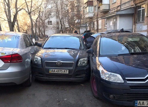 Свежие новости: В столице супружеская пара, убегая от погони копов устроила тройное ДТП