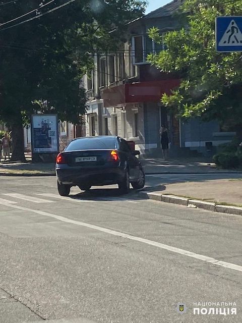 Свежие новости: В полиции назвали марку и номер авто, на котором скрылись участники ограбления в центре Николаева