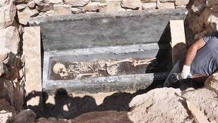 Свежие новости: В Турции воры пытались продать византийскую гробницу со скелетом внутри